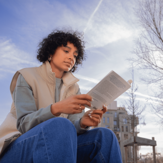 Modèle femme de la Campagne de communication Vraiment Tout