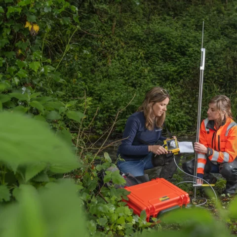 portrait-metier-thonon-agglo-techniciennes-mesures-qualite-eau-terrain-theo-jaffre